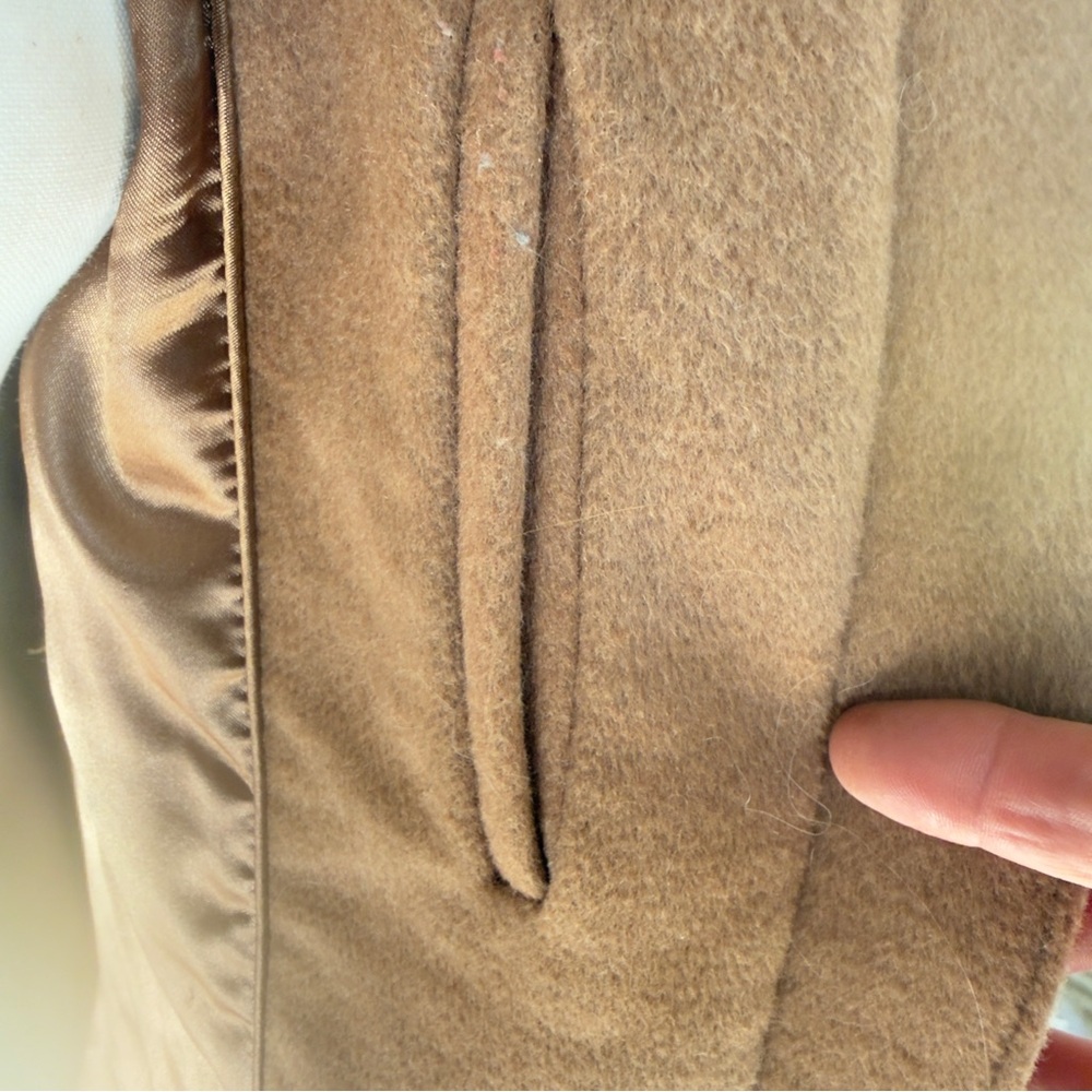 COLE HAAN ladies, long sleeve winter coat with hood, zip front size 10 - Picture 4 of 12